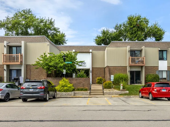 7300 Fairview Ave APT 206, Downers Grove, IL 60516
