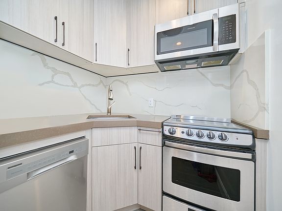 5th image of 312 E 30th St APT 4E