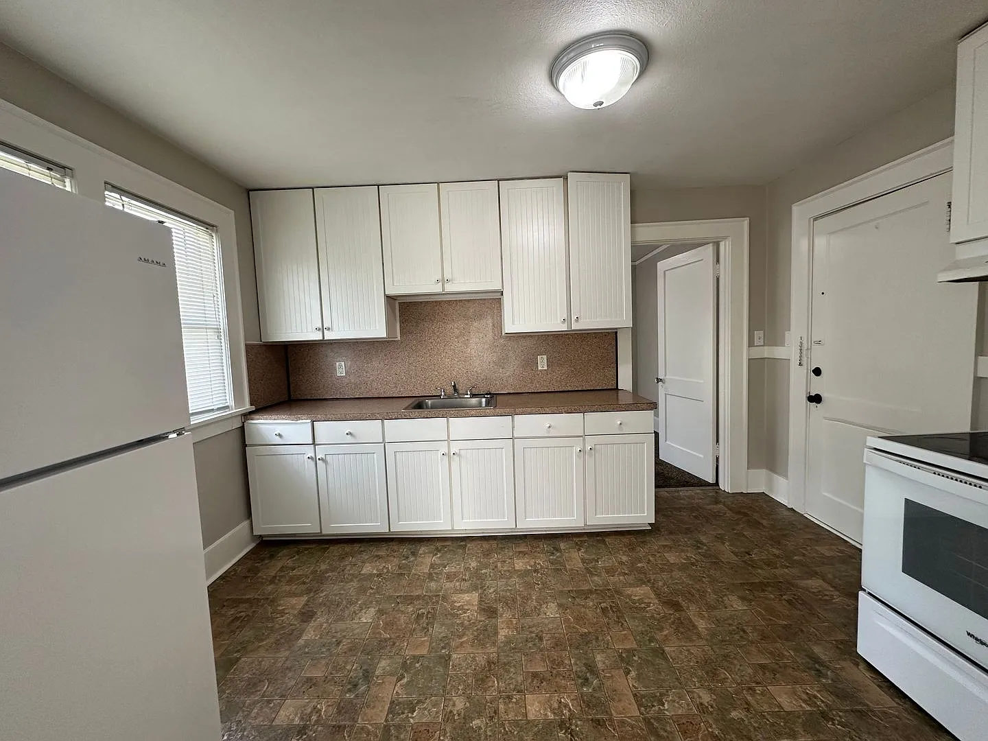 306 - Proverbs 31 Holdings LLC — Photo 4