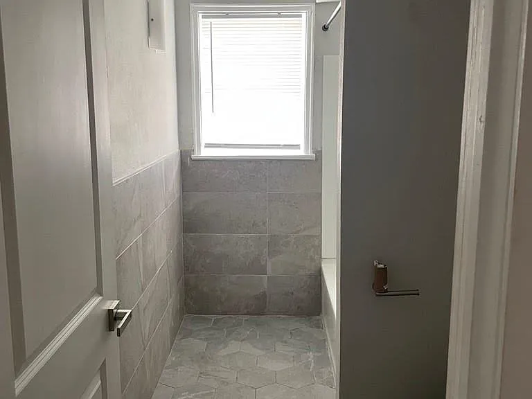 1800 Palm Blvd #203 — Photo 4