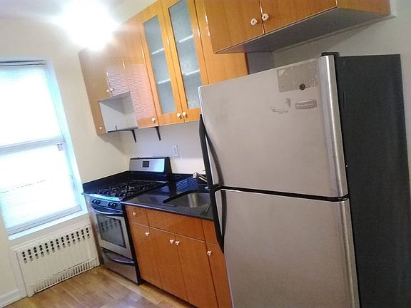 4th image of 411 Rogers Ave #3A