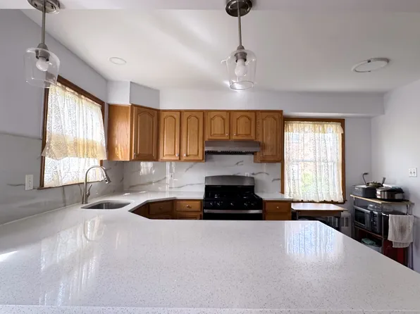 168-12 19th Avenue image 7 of 26