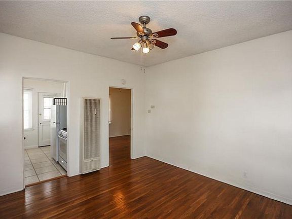 3rd image of 2620 Santa Monica Blvd APT 4