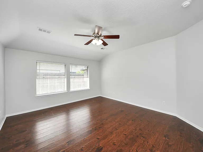 8322 Adler Lake Dr — Photo 32