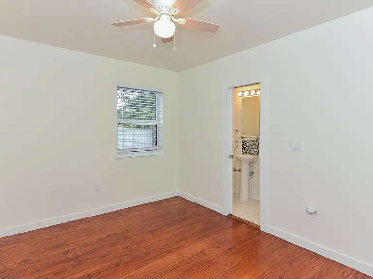 717 2nd Ave S #5 — Photo 3