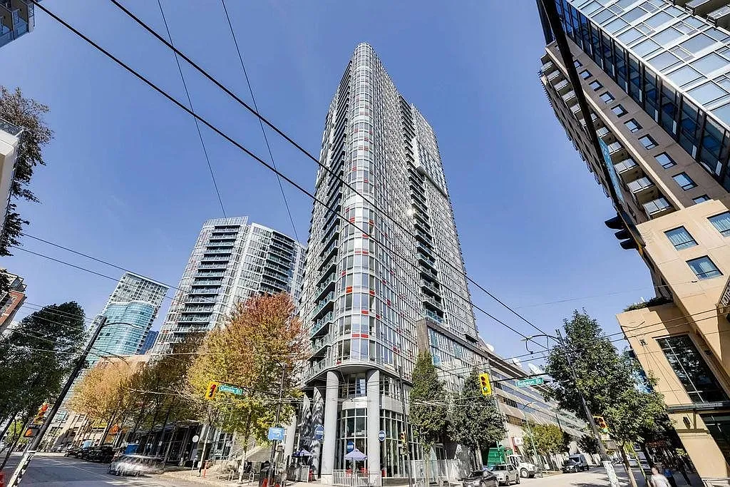 2 bed, 1050 sqft, $3,400 — Photo 1