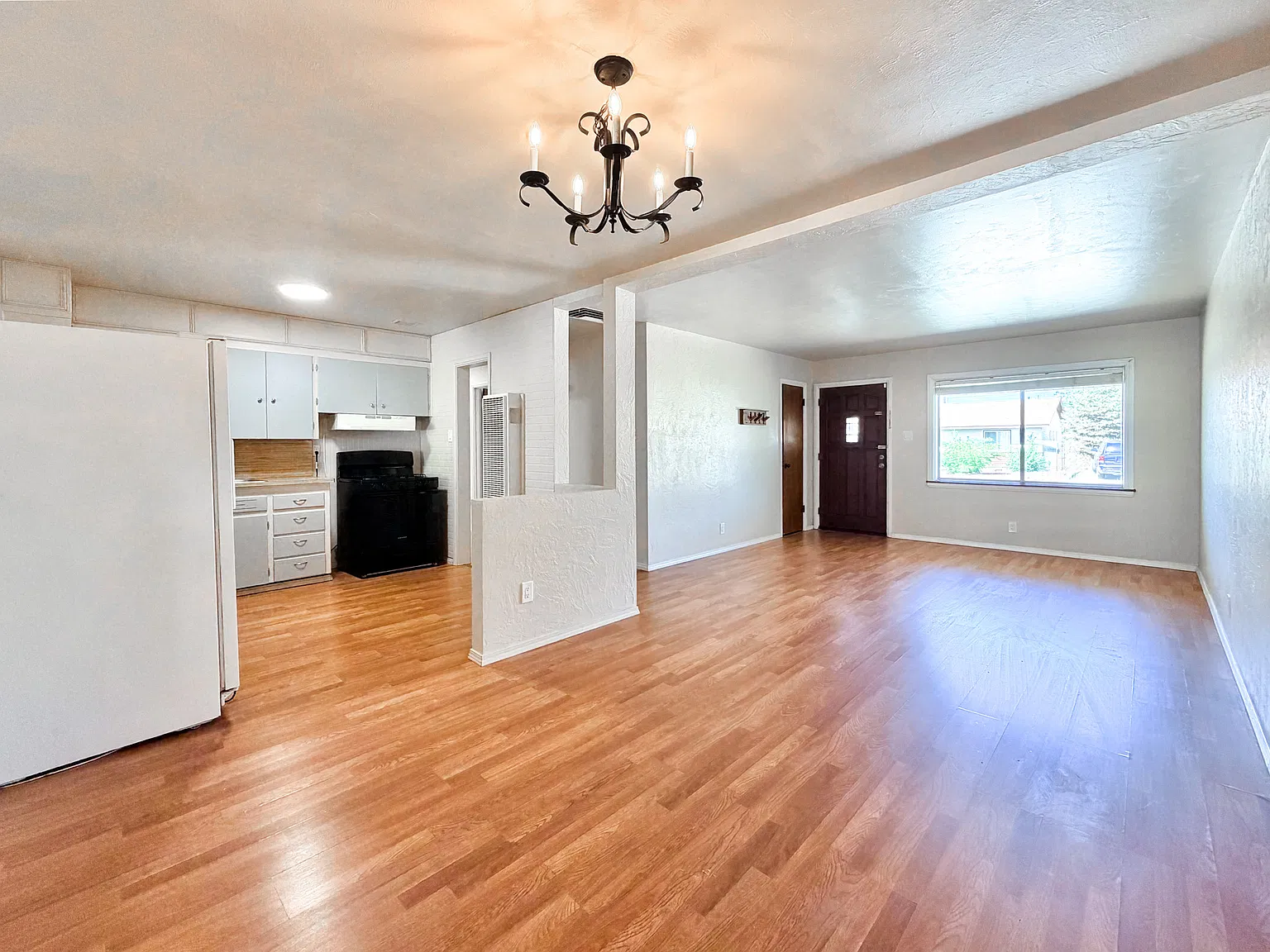 3 bed, 1300 sqft, $2,000 — Photo 1