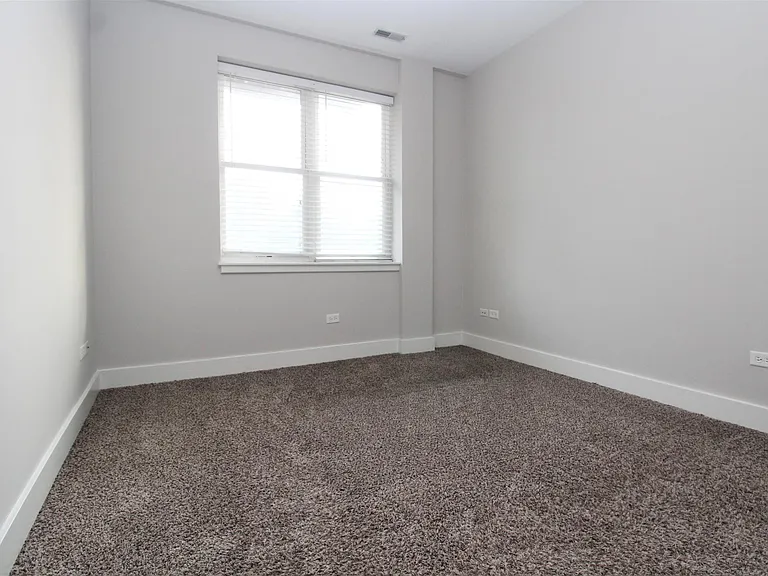 1870 N Winnebago Ave #2D — Photo 24