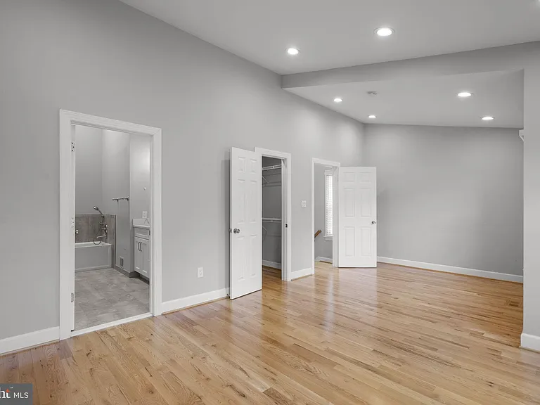 10 Loganwood Ct — Photo 19