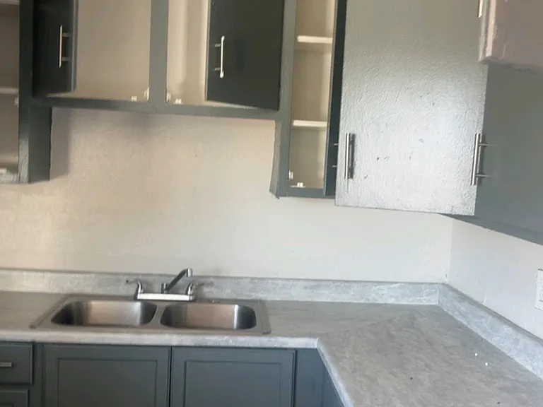 334 R St — Photo 6
