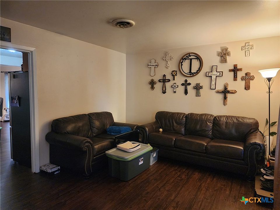 2nd image of 413 Fairmont Dr