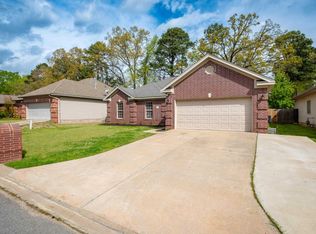 28 Bentley Cir, Little Rock, AR 72210