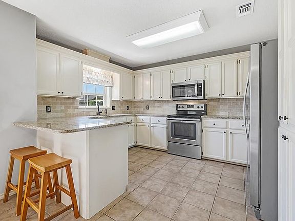 4th image of 5504 Winwood Dr