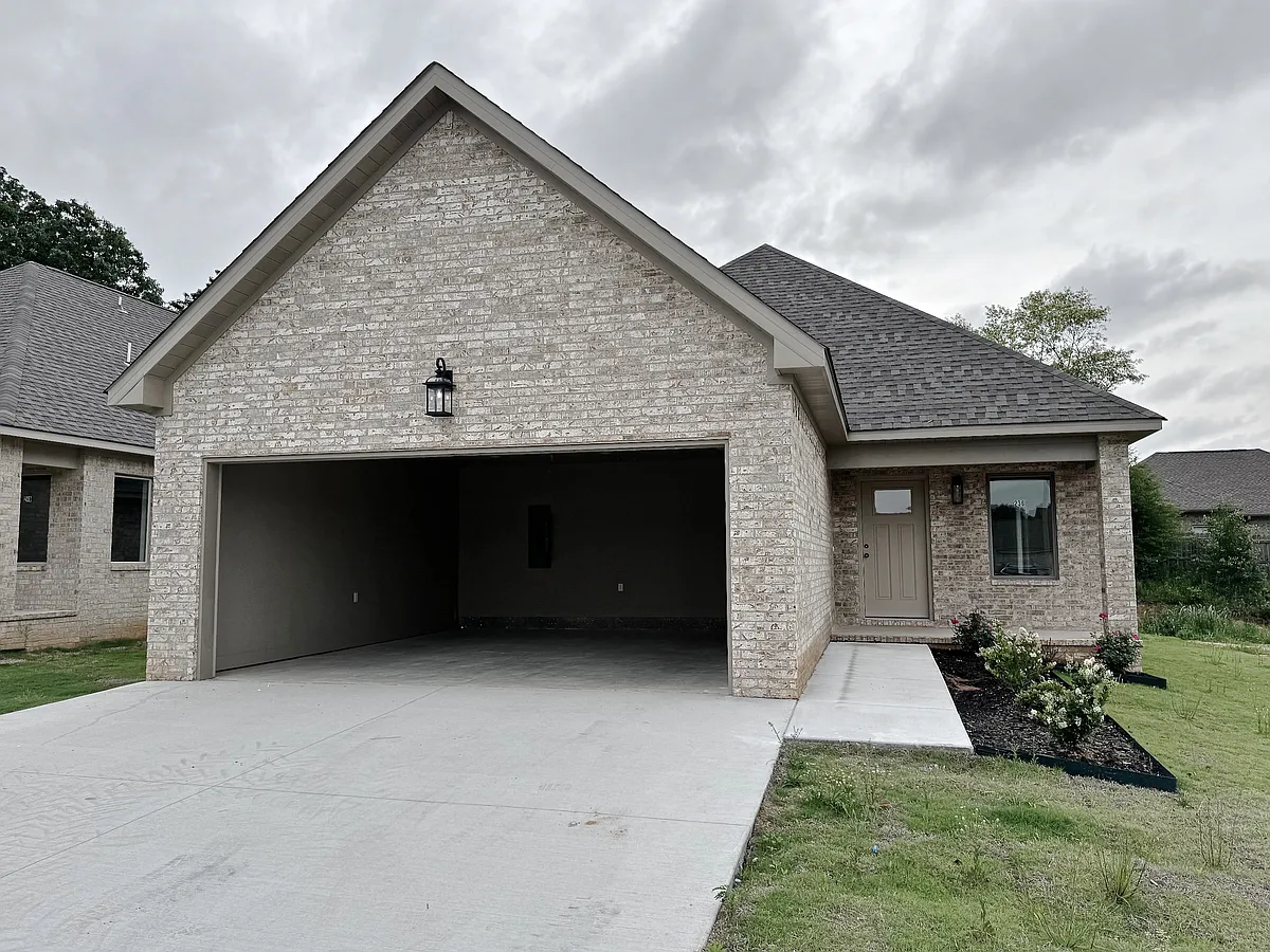 Building Photo - 236 Wolf Den Ln