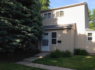 8874 Fremont St, Livonia, MI 48150