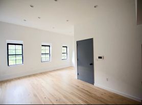 172 Elizabeth St, New York, NY