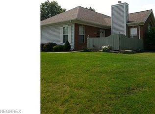 20 Stratford Green Dr APT 3, Canfield, OH
