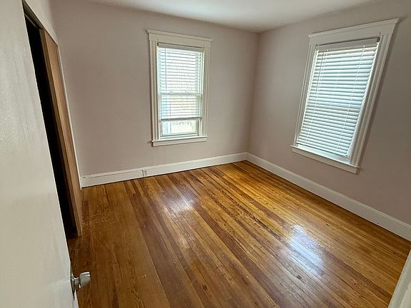 4th image of 13-15 Rosebank Ave #2