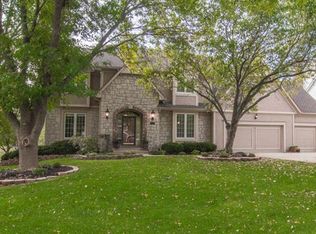 9219 W 140th Ter, Overland Park, KS 66221