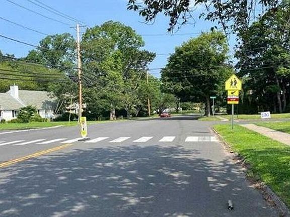 5th image of 1414 Huntington Rd