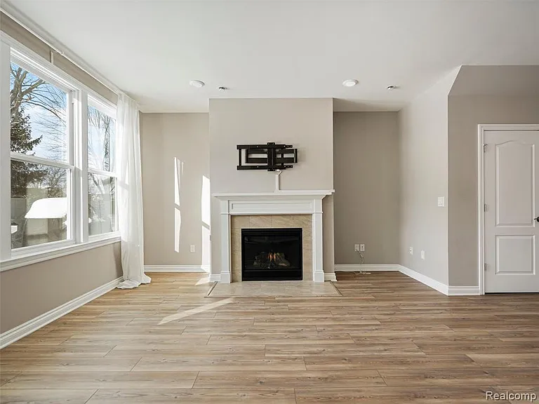 4021 Nottingham Cir — Photo 8