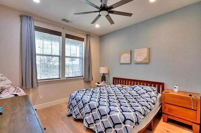 2995 Middlebury Dr — Photo 10