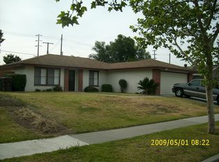 1013 S Shawnee Dr, Santa Ana, CA 92704