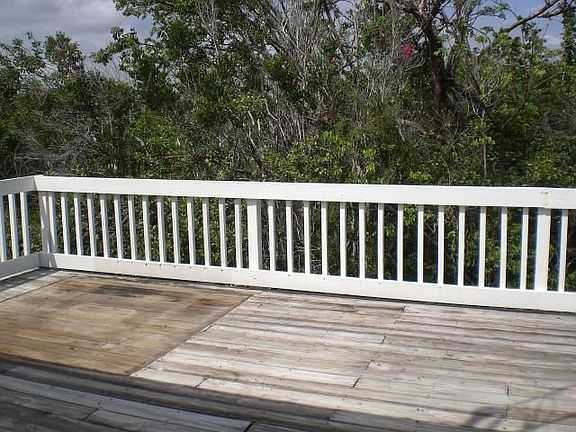 2nd image of 810 W Shore Dr