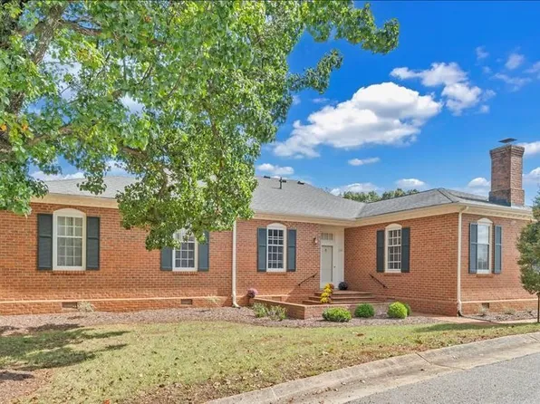 100 Carriage Way, Lynchburg, VA 24503