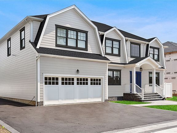 4th image of 249 Waverly Ave