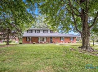 3033 Plumbrook Dr, Maumee, OH 43537