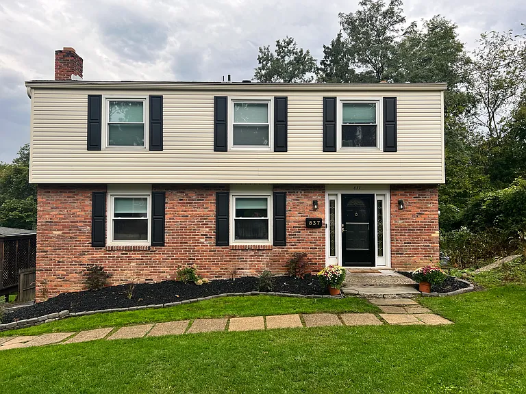 837 Lovingston Dr — Photo 1