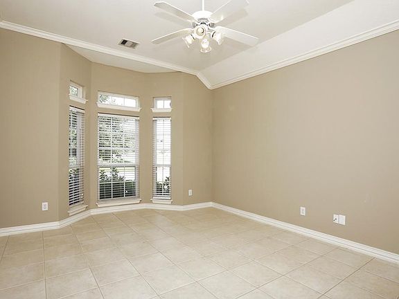 FLEXIABLE FLOOR PLAN! STUDY OR FORMAL LIVING ROOM