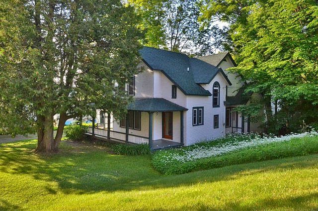 1st image of 2352 Saranac Ave