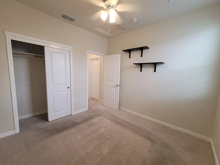 3311 Chickadee Ct — Photo 10