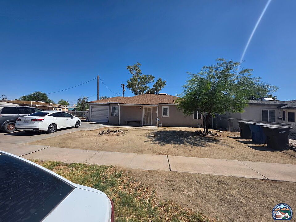 1st image of 525 Tangerine Dr