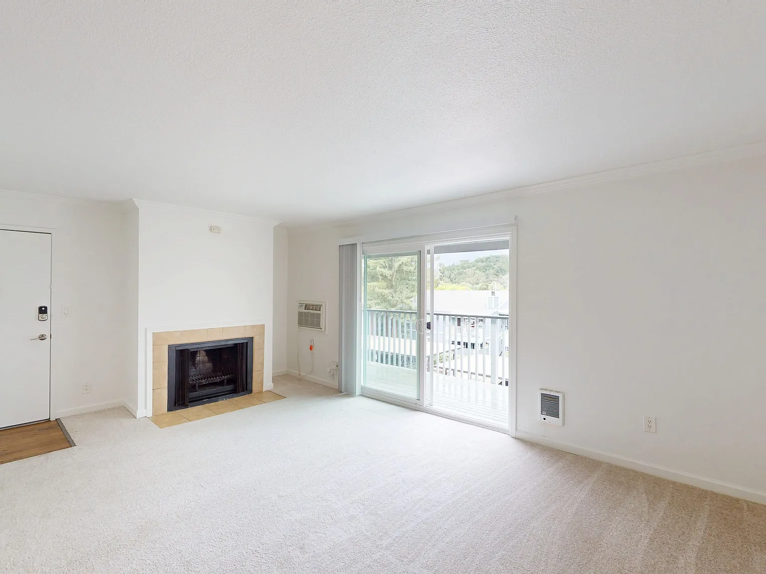Spacious 2BR + 2 BA | Parking Included | Pet-Friendly Living — Photo 2