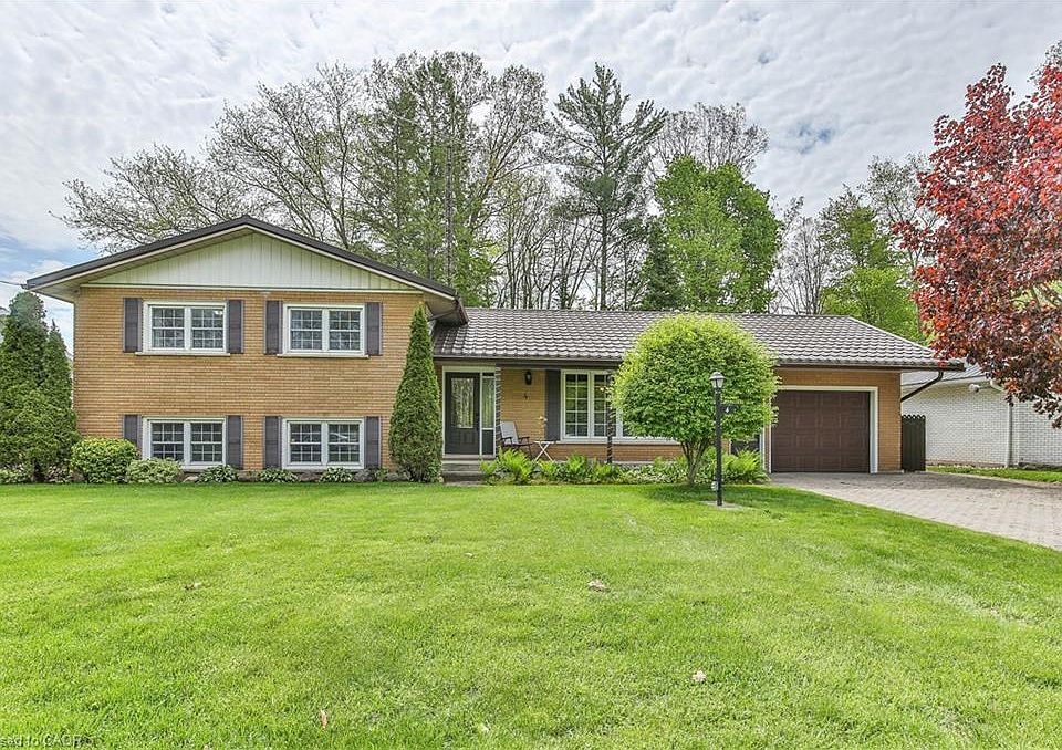 1st image of 4 Highland Dr