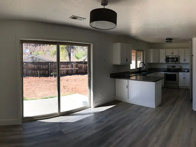 1035 Red Bud Cir — Photo 9