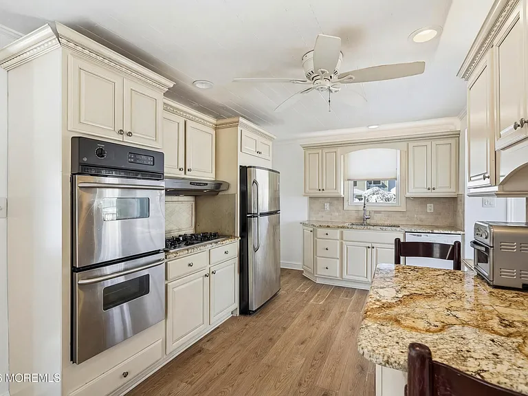 615 Corlies Ave — Photo 22