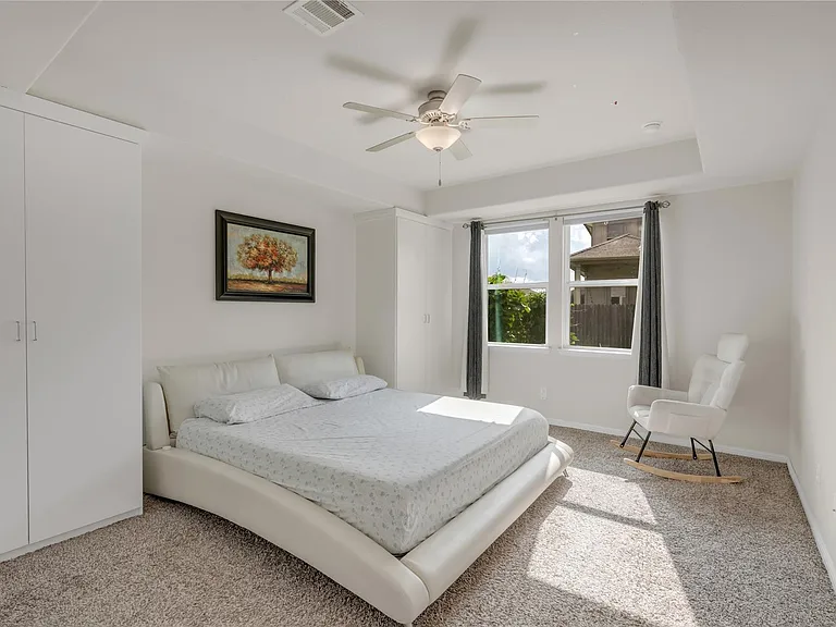 223 Balsam St — Photo 13