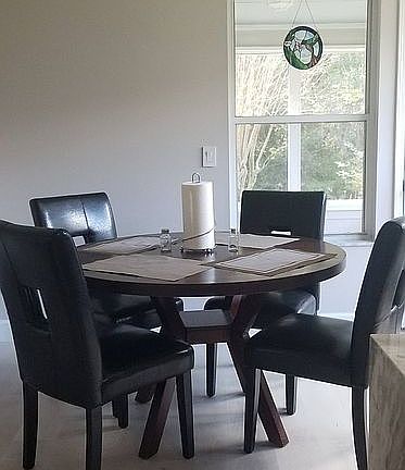 Eat-in Kitchen