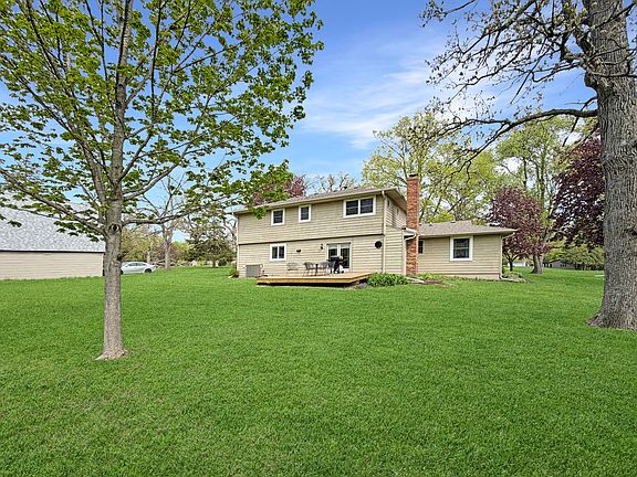 4th image of 2711 Royal Oaks Dr