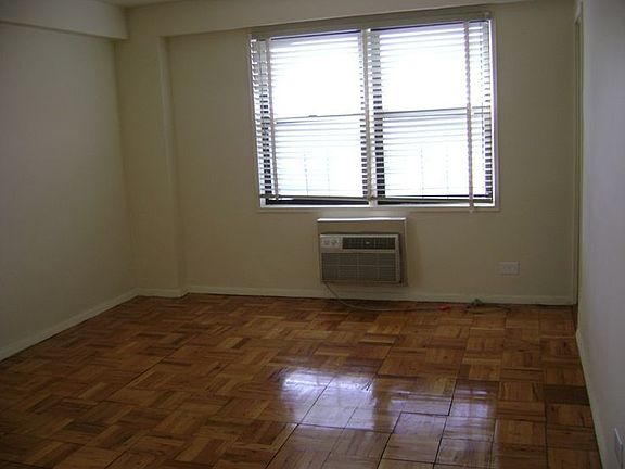 3rd image of 9801 67th Ave #6P