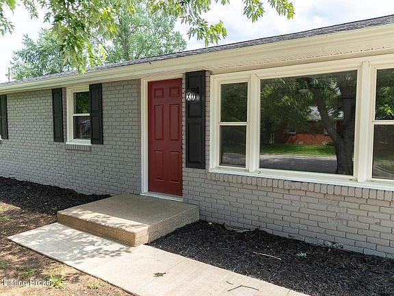 2nd image of 123 N Sycamore Dr