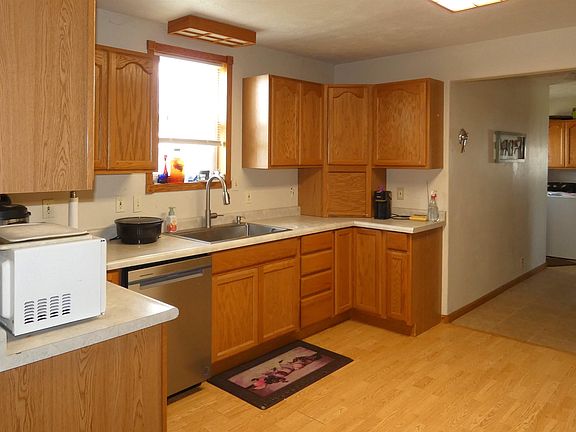4th image of 202 5th St