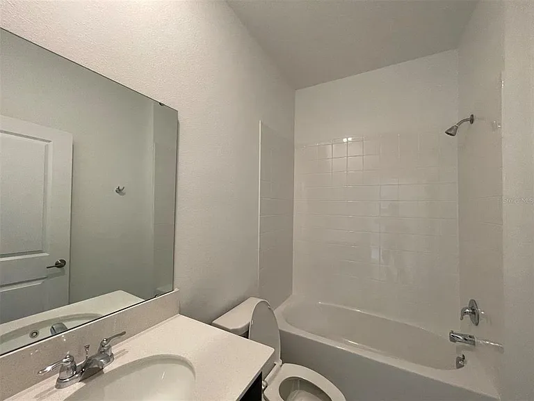 835 Ofanto Way — Photo 64