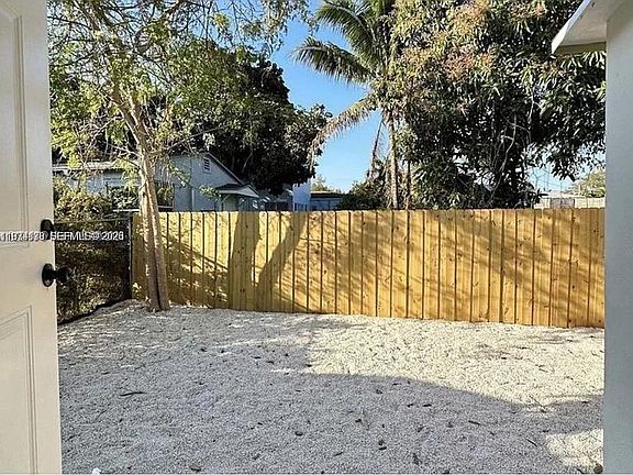5th image of 101 NW 68th Ter