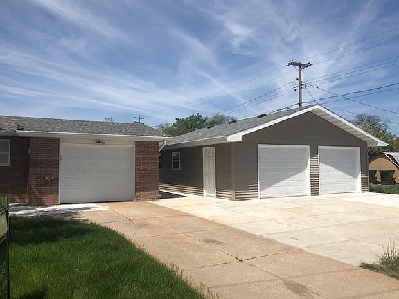3rd image of 420 S Bryan Ave
