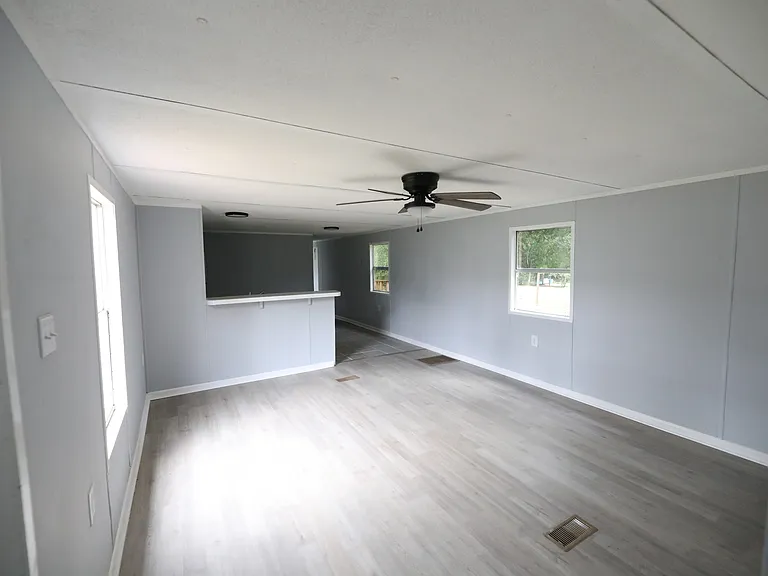 129 W Broad St — Photo 3
